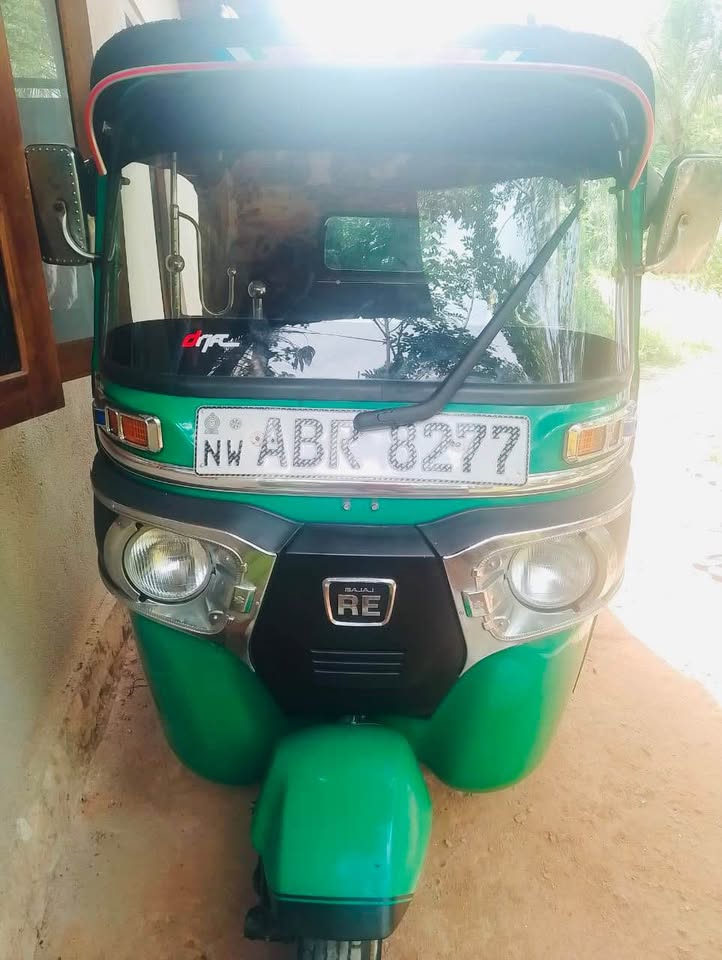 Bajaj 4 stock Three wheel 2018