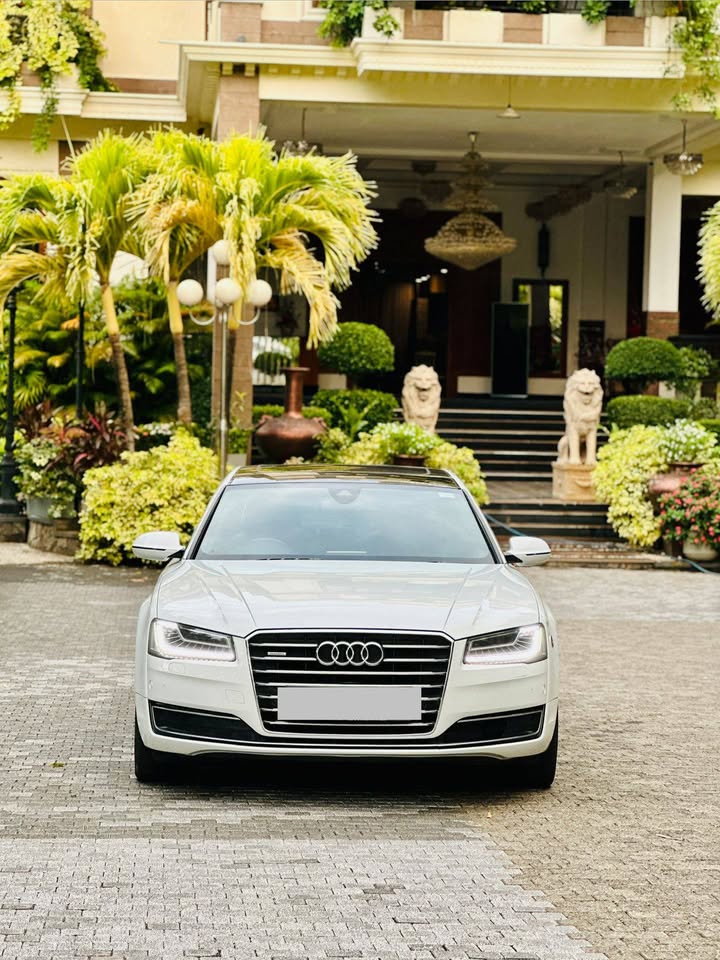 Audi A8 3.0L Straight Petrol 2016